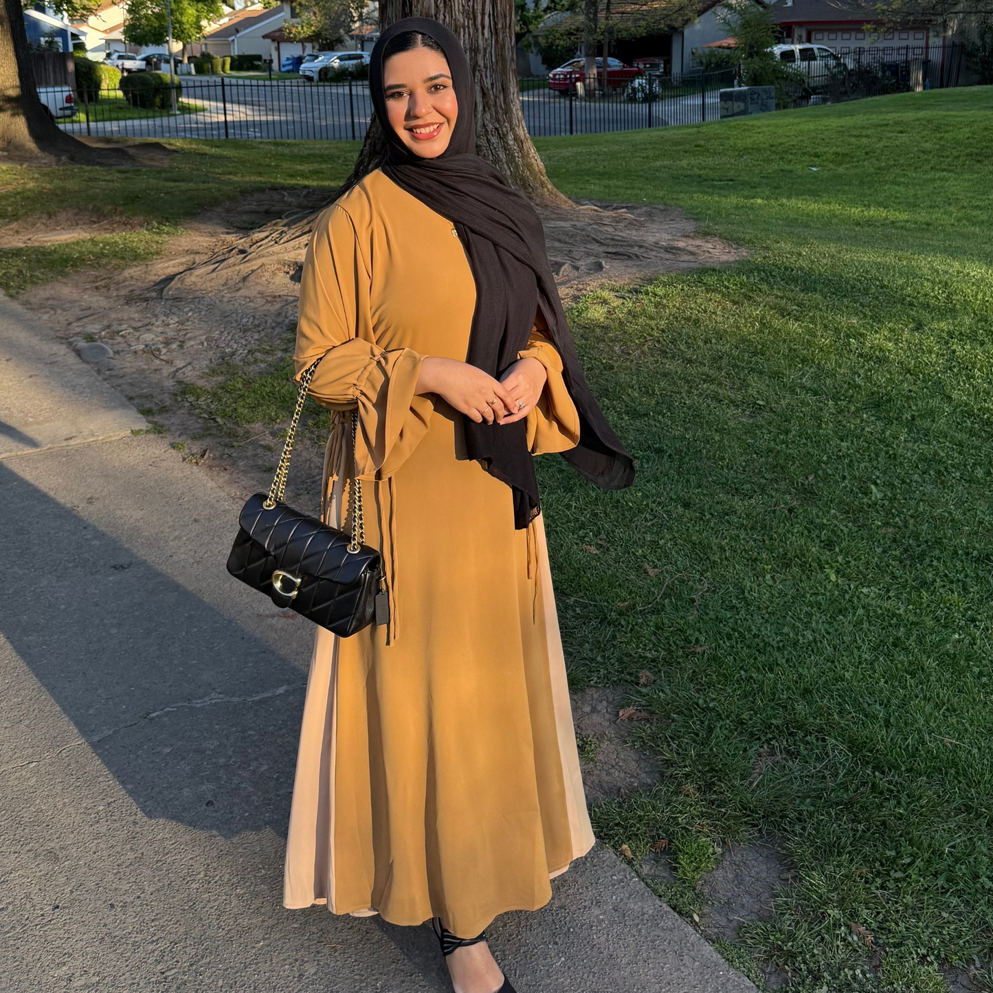 Two-Toned Ribbon Abaya